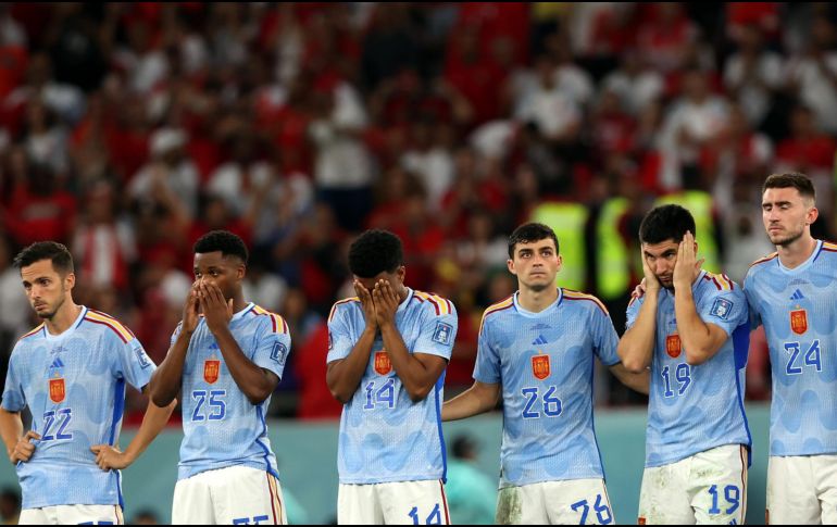 España sumó una nueva decepción mayúscula, pues luego de que fueran campeones en Sudáfrica 2010, “La Roja” no ha podido volver a llegar, cuando menos, a los Cuartos de Final. EFE/T. Bozoglu