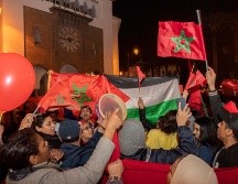 Las calles de Rabat, capital de Marruecos, se llenaron de banderas y porras. EFE/J. Morchidi