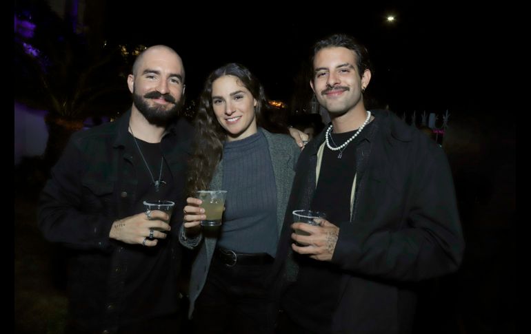 Santyago Barba, Ingrid De La Mora y Diego Montañés. GENTE BIEN JALISCO/Claudio Jimeno