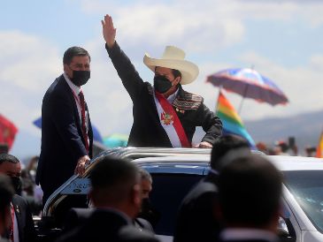 Después de que fuera destituido como presidente de Perú, Pedro Castillo fue detenido. AP / ARCHIVO