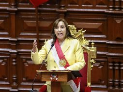 La abogada peruana de 60 años asumió la presidencia de su país tras un intento de golpe de estado fallido encabezado por el expresidente Pedro Castillo. EFE/