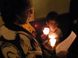 El propósito de las posadas, desde luego, es el acercamiento y convivencia entre familiares y amigos para recordar, en la fraternidad y la oración, el nacimiento de Jesús. EL INFORMADOR / ARCHIVO