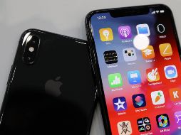 Con la nueva propuesta de Twitter Blue y los escándalos de Apple, es probable que adquirir la versión de paga de la plataforma, se más caro mediante un iPhone. AFP/ARCHIVO