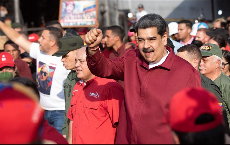 El presidente venezolano, Nicolás Maduro, participa en una marcha por el Día de la lealtad y amor al comandante Hugo Chávez, en Caracas, Venezuela. XINHUA/M. Salgado