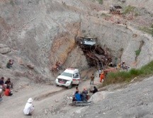 Diez mineros murieron tras una explosión en una mina ubicada en la provincia indonesia de Sumatra Occidental; cuatro más fueron rescatados. AP/ D. Zianisa