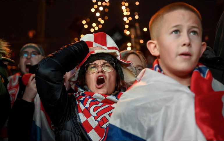 Aficionados croatas en Zagreb. AFP / D. Lovrovic