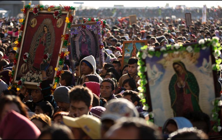 El próximo 12 de diciembre se festeja el Día de la Virgen de Guadalupe, y su santuario, la Basílica de la Ciudad de México estará a reventar de fieles que buscan rendirle tributo a la imagen. AP / ARCHIVO