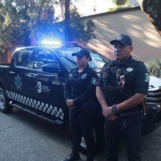 ¿Vas a retirar una fuerte cantidad de dinero de un banco? La policía te acompaña