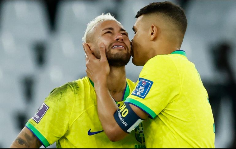 Son ya 20 años sin que Brasil se corone como el campeón mundial en el futbol. EFE / J. Méndez