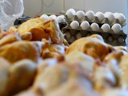 Existen insumos, como el pollo, que continuarán incrementando sus costos conforme se acerca el fin del año 2022. EL INFORMADOR / ARCHIVO