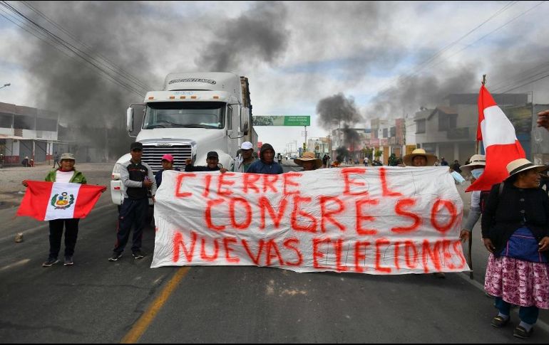 La presidente solicitó calma a quienes están saliendo a protestar. AFP/D. Ramos