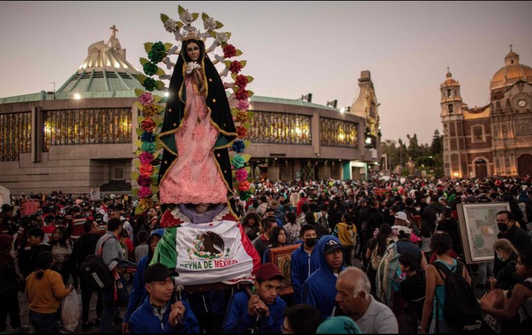 Si asistes a la Basílica por el Día de la Virgen de Guadalupe, se recomienda definir un punto de encuentro en caso de extravío. AFP / N. Asfouri