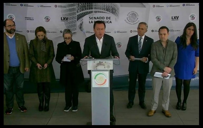 El coordinador del PRI, Miguel Ángel Osorio Chong, exhibió la 