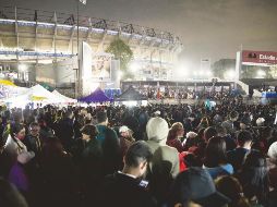 Fueron miles los afectados por la venta de boletos clonados en el Estadio Azteca. EL UNIVERSAL