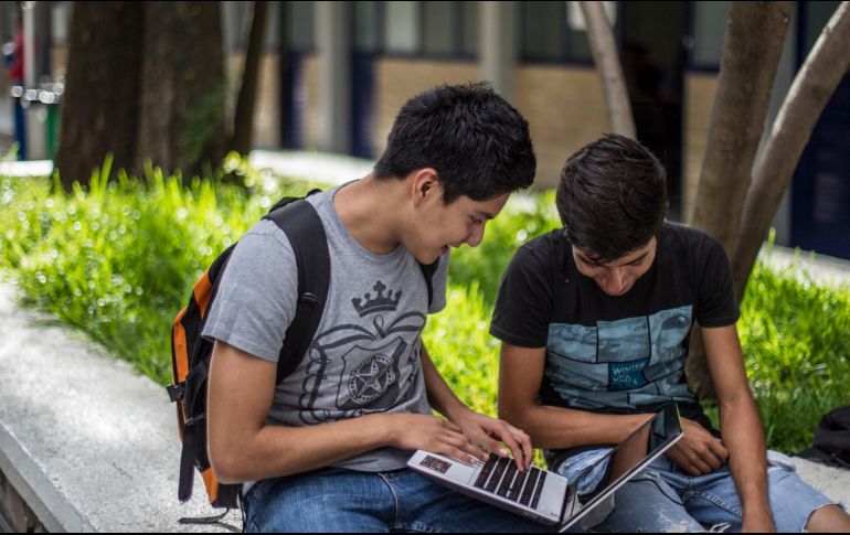 Una vez que el aspirante envíe sus documentos, el Centro Universitario o preparatoria validará la información. EL INFORMADOR / ARCHIVO