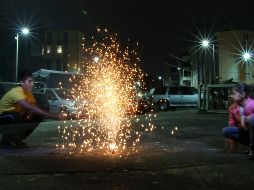 Es muy importante no permitir que los menores manipulen pirotecnia. EL INFORMADOR / ARCHIVO