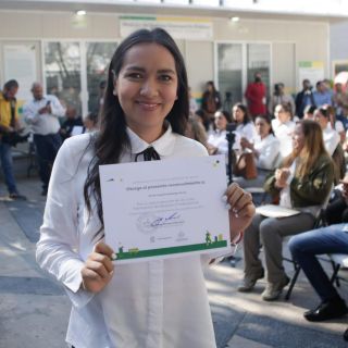 Se gradúa segunda generación de Mujeres Conductoras