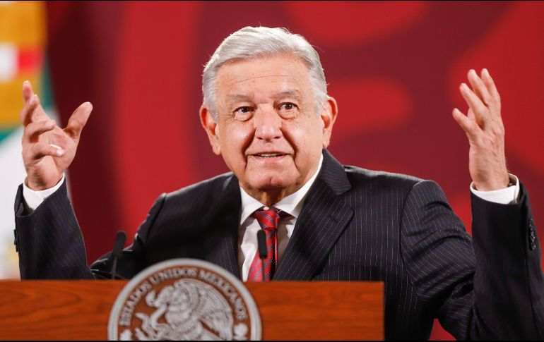 En el salón Tesorería de Palacio Nacional, López Obrador destacó que la Cooperativa Pascual compra a productores de frutas en México para hacer sus refrescos y bebidas. EFE / I. Esquivel