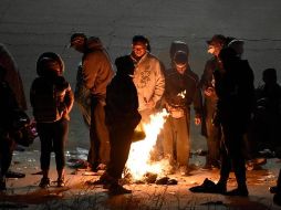 Es tiempo de fríos intensos, pero ello no detiene a los migrantes que esperan ser procesados y recibidos por el Gobierno de Estados Unidos. SUN
