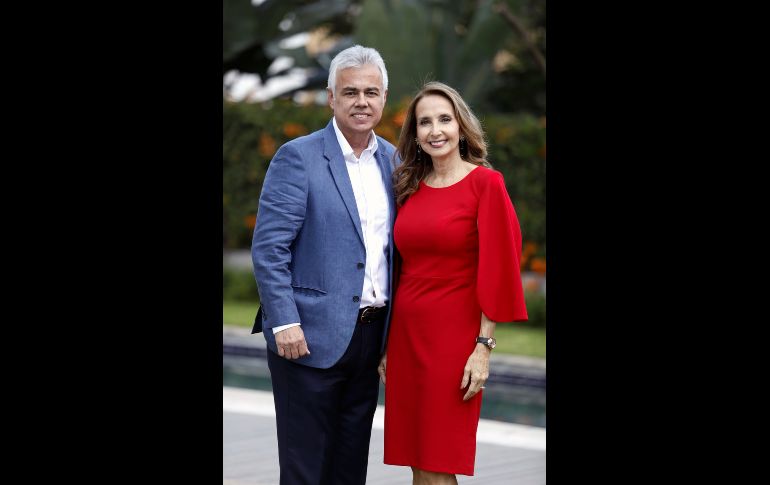 Carlos Chávez y Tere Castelló. GENTE BIEN JALISCO/Claudio Jimeno