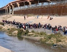 Doug Ducey pide al gobierno estadounidense que se cierren los agujeros existentes en el muro fronterizo, pues asegura que acarrea un serio problema de migrantes. SUN/ARCHIVO