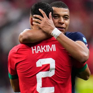 Vive el Rey a costa de cenicienta