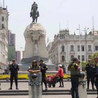 Perú: Más de 250 mexicanos buscan salir del país andino