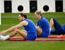 Adrien Rabiot (I) no entró en la lista para el duelo que se disputó el miércoles en el estadio Al Bayt. AFP / ARCHIVO