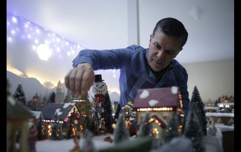 A la par del crecimiento de su colección, también aumentaron los cuidados de las figuras y el tiempo de preparación para la instalación. EL INFORMADOR / C. Zepeda