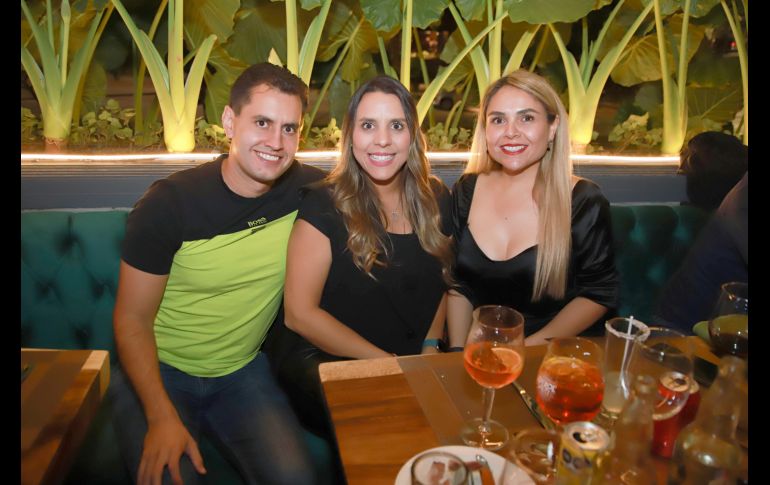 Diego Hernández, Vanessa Resendis y Liz Motolinia. GENTE BIEN JALISCO/Antonio Martínez