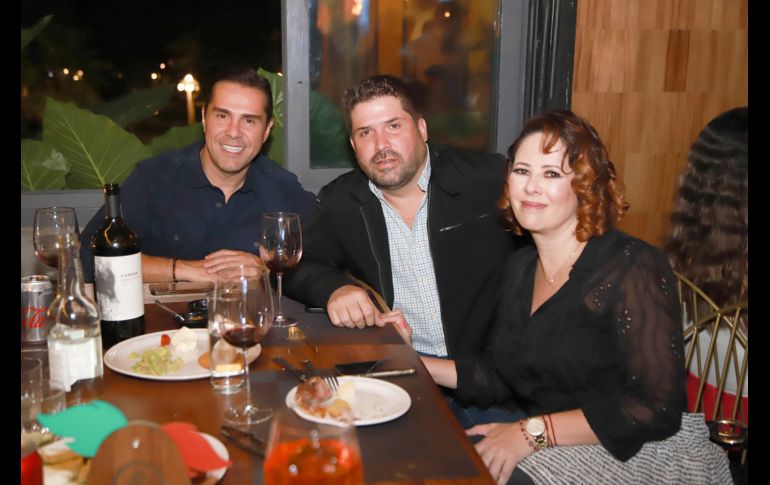 Ricardo García, Juan Pablo Pérez y Miroslava Martín. GENTE BIEN JALISCO/Antonio Martínez