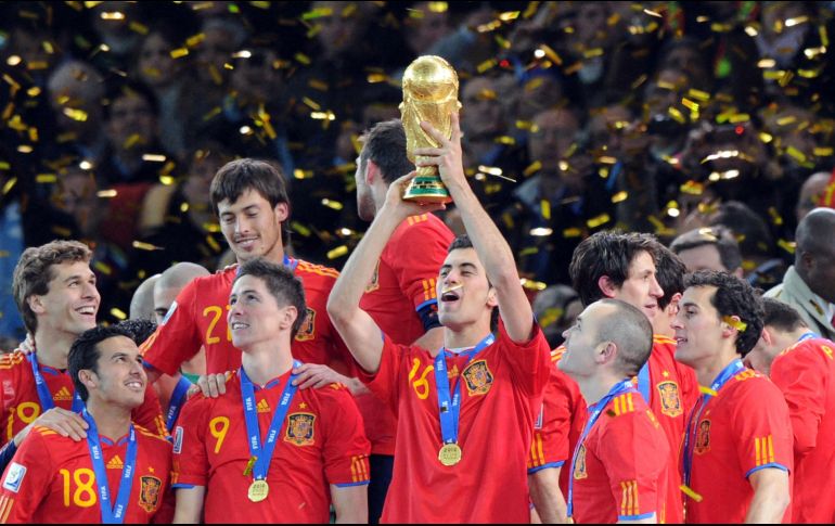 Busquets, de 34 años, deja la Selección de España como el tercer jugador que más veces ha vestido la camiseta nacional, sólo por detrás de Sergio Ramos e Iker Casillas. AFP / ARCHIVO