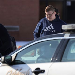 Estados Unidos: ¡Otro tiroteo! Balacera afuera de secundaria en Chicago deja un muerto y tres heridos