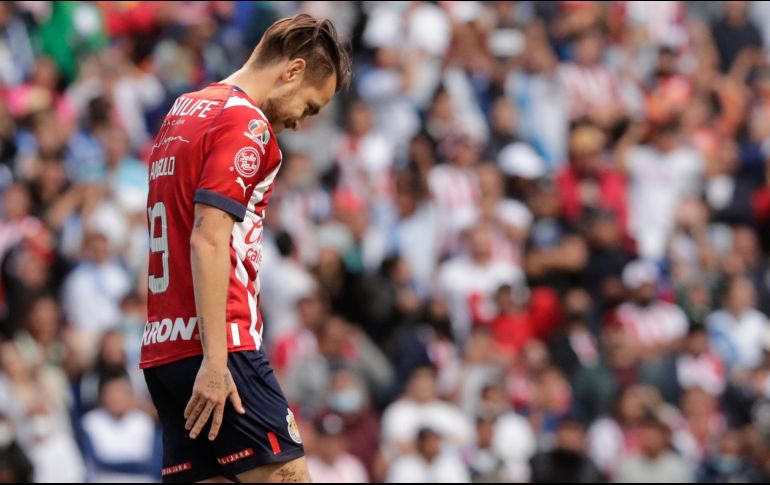 Jesús Angulo fue consolado por Fernando Beltrán y Cristian Calderón, quienes le desearon el mayor de los éxitos en el León para el Clausura 2023. IMAGO7 / ARCHIVO