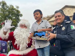 Santa Claus y la Policía de Guadalajara llevarán la Navidad a los niños tapatíos. ESPECIAL/Policía de GDL