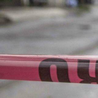 Hombre dispara contra sus hijos menores de edad en Acatlán de Juárez; muere una niña