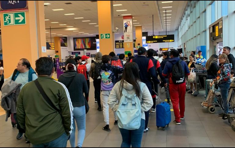 Son al menos 400 los mexicanos varados en Perú por la crisis política que está atravesando el país luego de la destitución de Pedro Castillo. TWITTER / @EmbaMexPeru