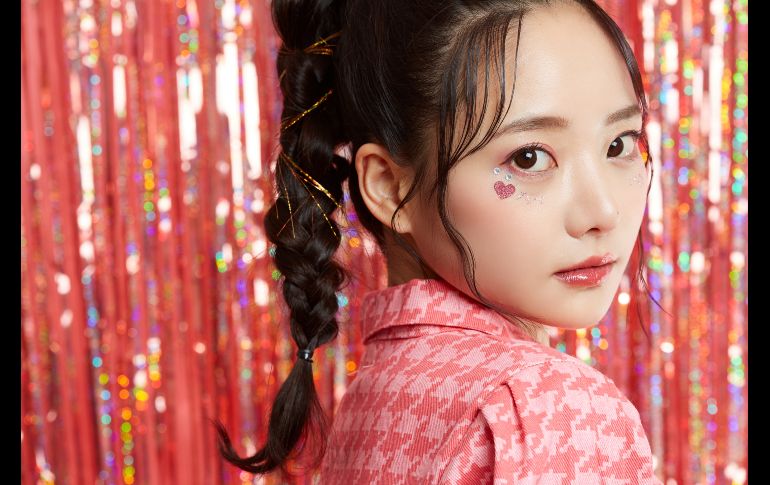 Ideas de peinados con glitter y pedrería para Navidad. ISTOCK/K-Angle