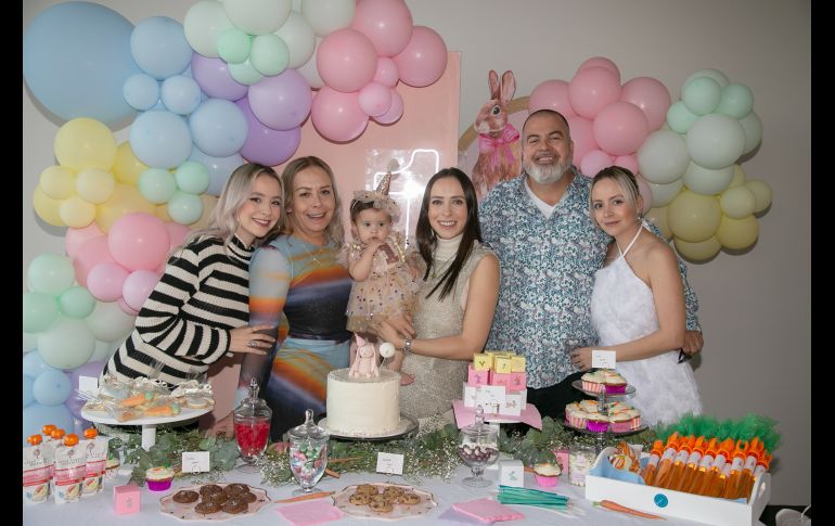 Aylin Chavira, Carmen Frías, Alessa Alvidrez, Karen Chavira, Jorge Chavira y Mónica Chavira. GENTE BIEN JALISCO/Jorge Soltero