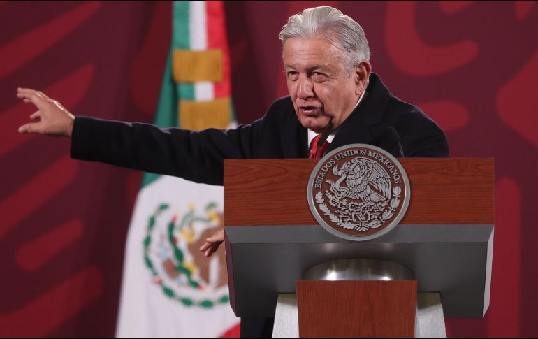 López Obrador reiteró la postura de su administración y aseguró que defenderá el derecho de asilo político. EFE / S. Gutiérrez