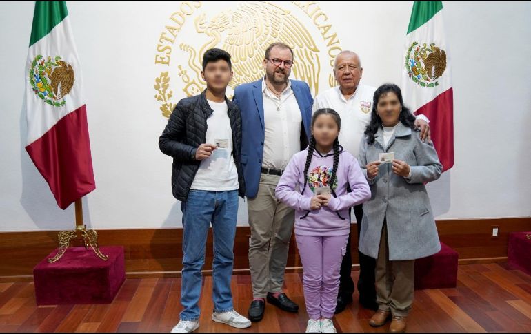 Familia del depuesto presidente peruano, Pedro Castillo. TWITTER / @INAMI_mx