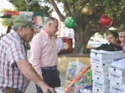 Estos apoyos, entregados por la Secretaría del Sistema de Asistencia Social (SSAS), en manos de su titular, Alberto Esquer, se suman a la entrega pasada que se facilitó a 41 familias durante el mes de septiembre que fue equivalente a un millón 554 mil pesos. CORTESÍA