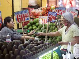 Cuando hay inflación es muy difícil distribuir los ingresos, planear un viaje, pagar deudas o invertir en algo, porque los precios, que eran una referencia para asignar el dinero de la mejor manera posible, están distorsionados. EL INFORMADOR / ARCHIVO