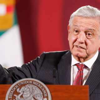"Yo no polarizo, politizo", asevera López Obrador