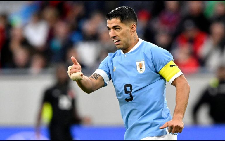 Luis Suárez sería la contratación bomba de la Liga. AFP/Archivo