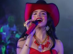 La joven cantante de 19 años, Ángela Aguilar comparte a través de sus historias de Instagram el gesto de cariño que tuvo una de sus fans al tatuarse un autógrafo con dedicatoria que le hizo ella misma. INSTAGRAM/@angela_aguilar_