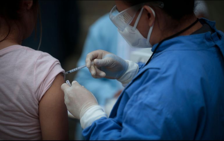 Miembros del Pan acusan al Gobierno de CDMX de experimentar con los capitalinos al aplicarles la vacuna cubana Abdala contra COVID-19, fármaco que no cuenta con la certificación de la OMS. EL INFORMADOR/ARCHIVO