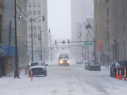 En Nueva York más de 100 viviendas se quedaron sin electricidad. AFP