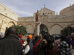 Ahora que se han levantado las restricciones en los territorios palestinos y en Israel, donde se encuentra el aeropuerto más cercano a Belén, la ciudad palestina adquiere un aire festivo. AFP / H. Bader