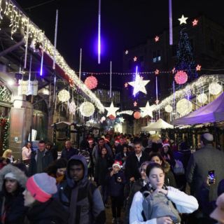Fotogalería: El Mundo se prepara para la Nochebuena de distintas maneras